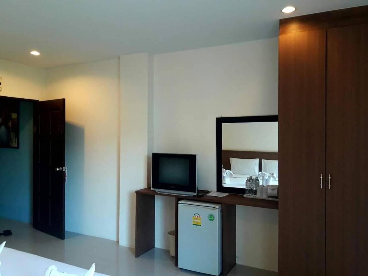 Royal Waves Hotel Patong ภายนอก รูปภาพ