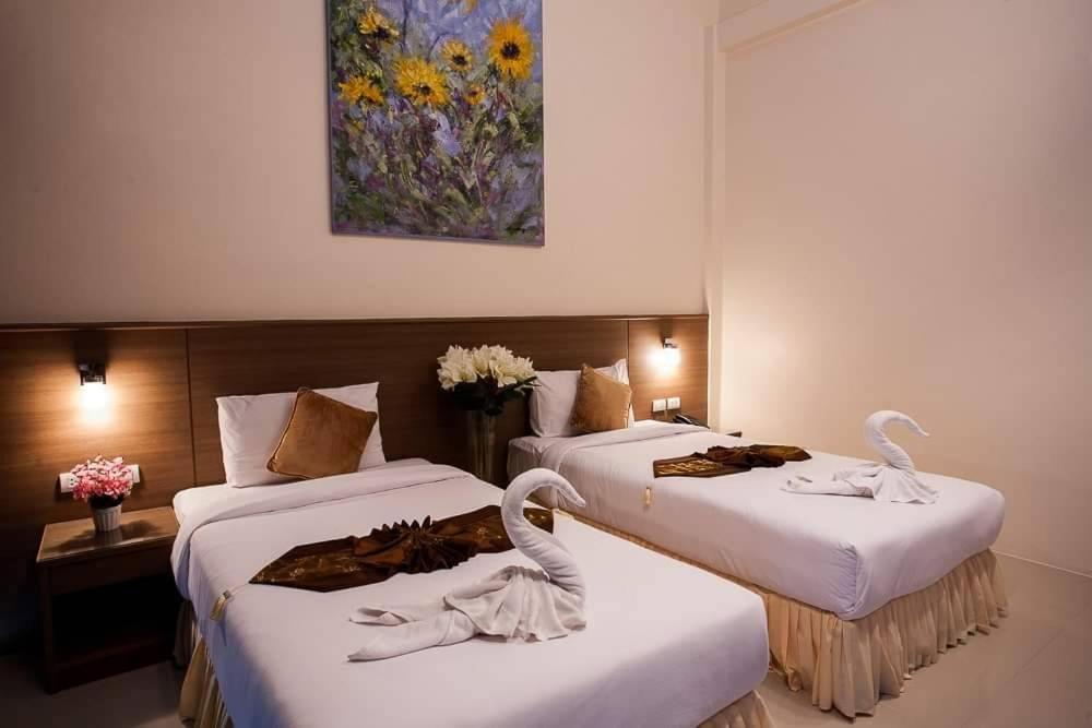 Royal Waves Hotel Patong ภายนอก รูปภาพ