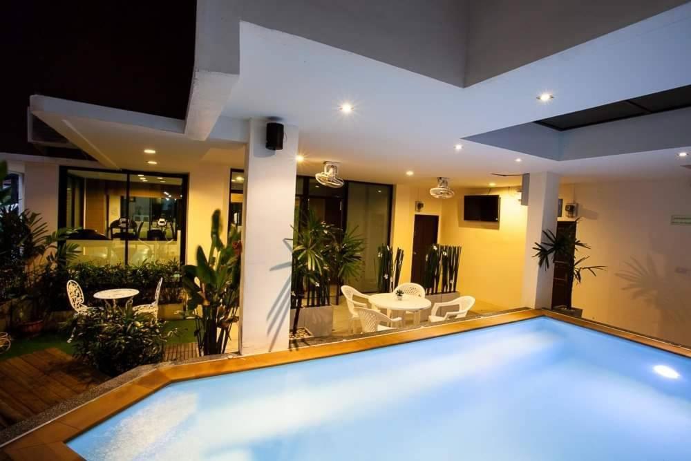 Royal Waves Hotel Patong ภายนอก รูปภาพ