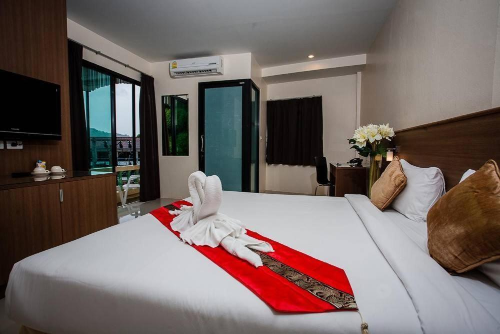 Royal Waves Hotel Patong ภายนอก รูปภาพ