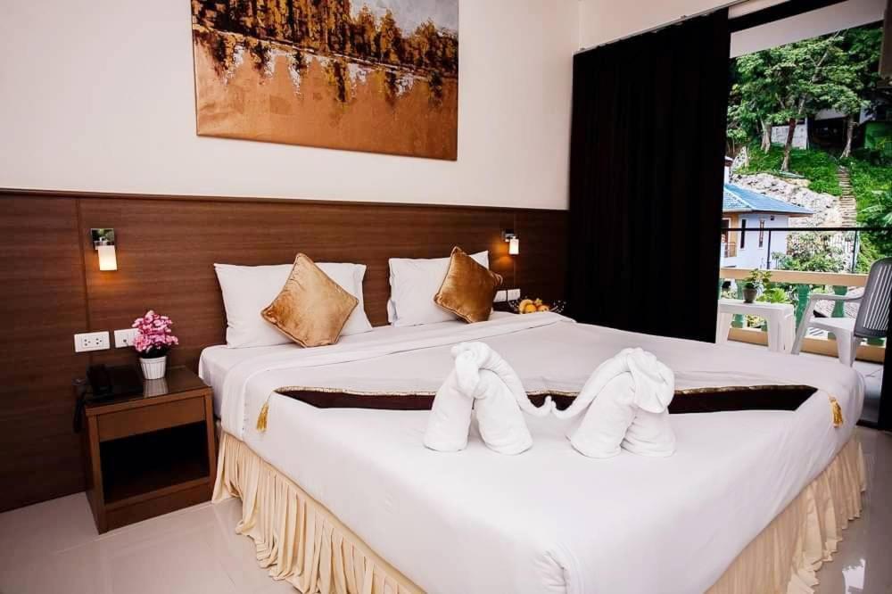 Royal Waves Hotel Patong ภายนอก รูปภาพ